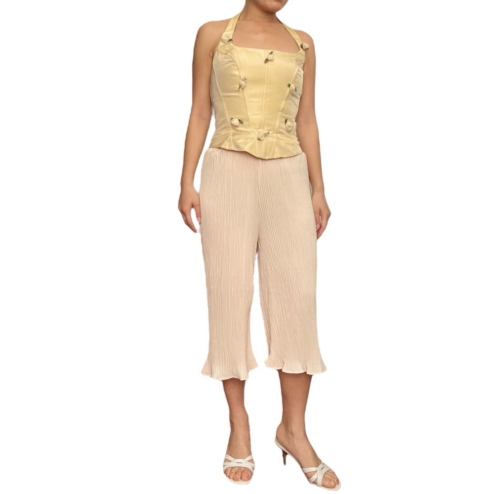 Ruffled Hem Pleated Cream Capris Size XS